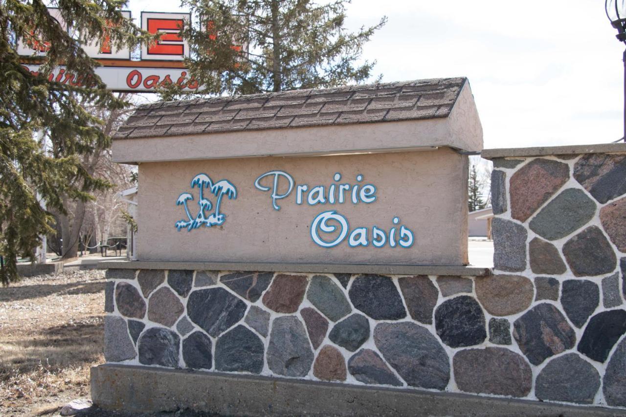 Prairie Oasis Tourist Complex Motel Moose Jaw Exterior photo